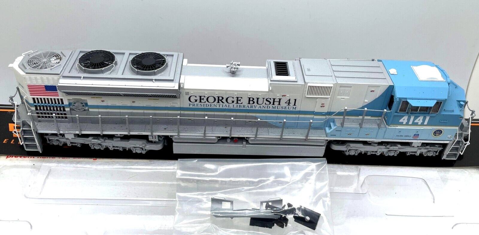 HO MTH 80-2013-1 SD70ACE UNION PACIFIC GEORGE BUSH UP # 4141 DC DCC PROTOSOUND 3