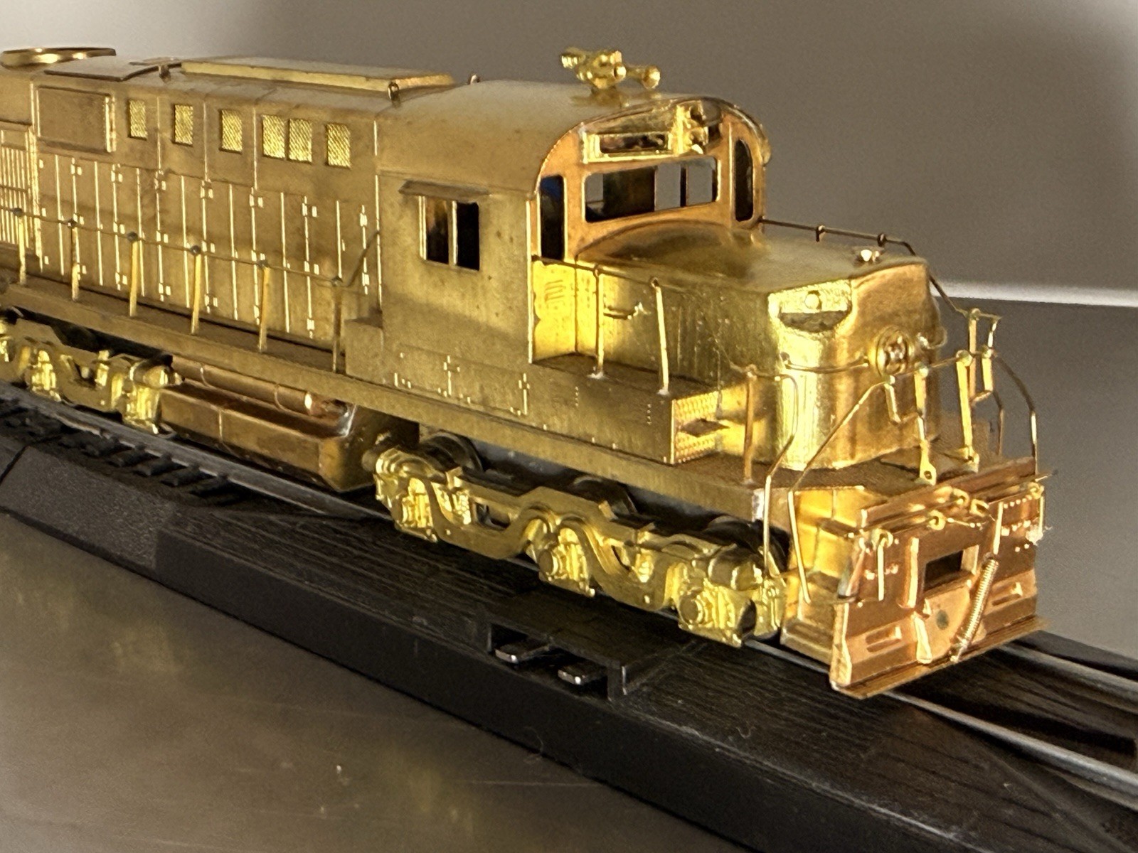 ALCO Models HO Brass ALCO DL-702 Diesel Locomotive D-124L KMT Japan