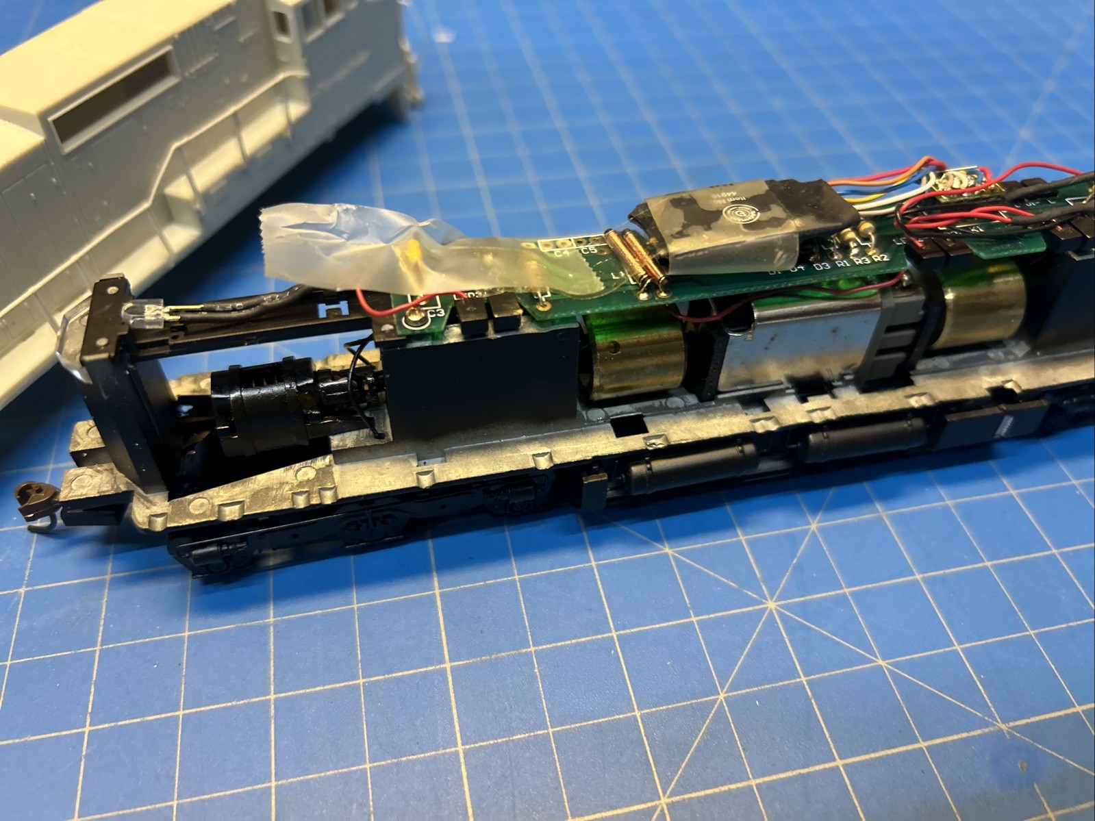 Bachmann Spectrum 83501 8-40CW Loco UNDECORATED DCC On Board Body Not Secured