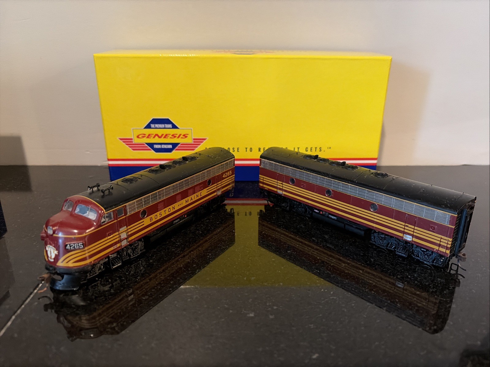 HO Boston & Maine DC F-7A Phase 1 #4265-A Genesis From Athearn