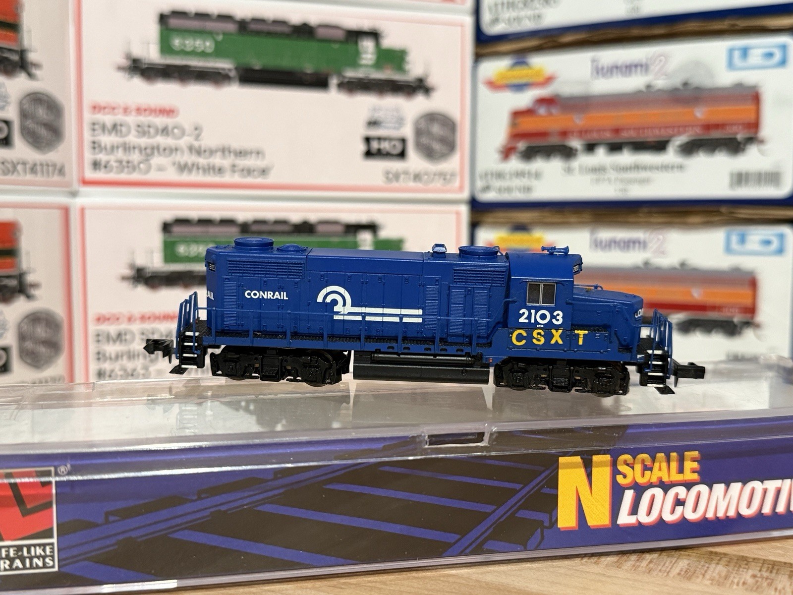 Life-Like Trains N Scale GP-20 Diesel Locomotive Conrail #2103 DC Analog USED