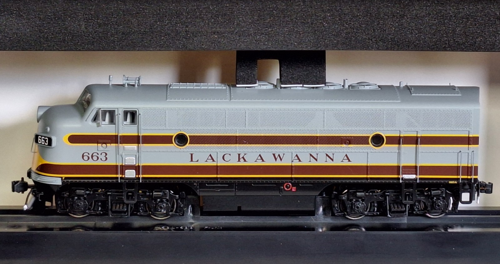 Bowser Exec Ln/Hobbytyme #24635 HO DL&W F-3A #663 Tri-StateRHS/Steamtown/ LokSnd