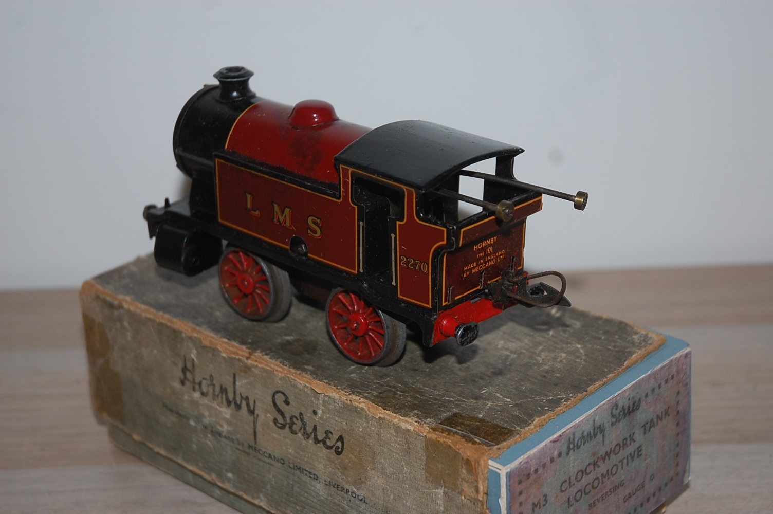 HORNBY O GAUGE CLOCKWORK M3 TANK LOCOMOTIVE IN LMS LIVERY BOXED