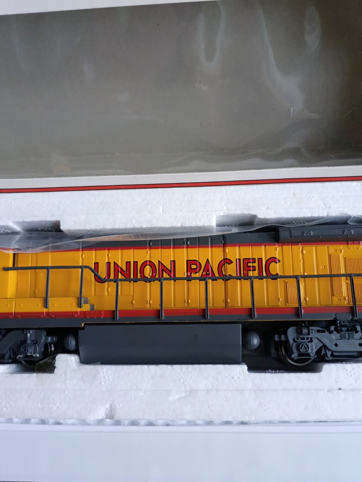Bachmann HO Union Pacific B23/B30-7 Diesel Locomotive No. 124 11103