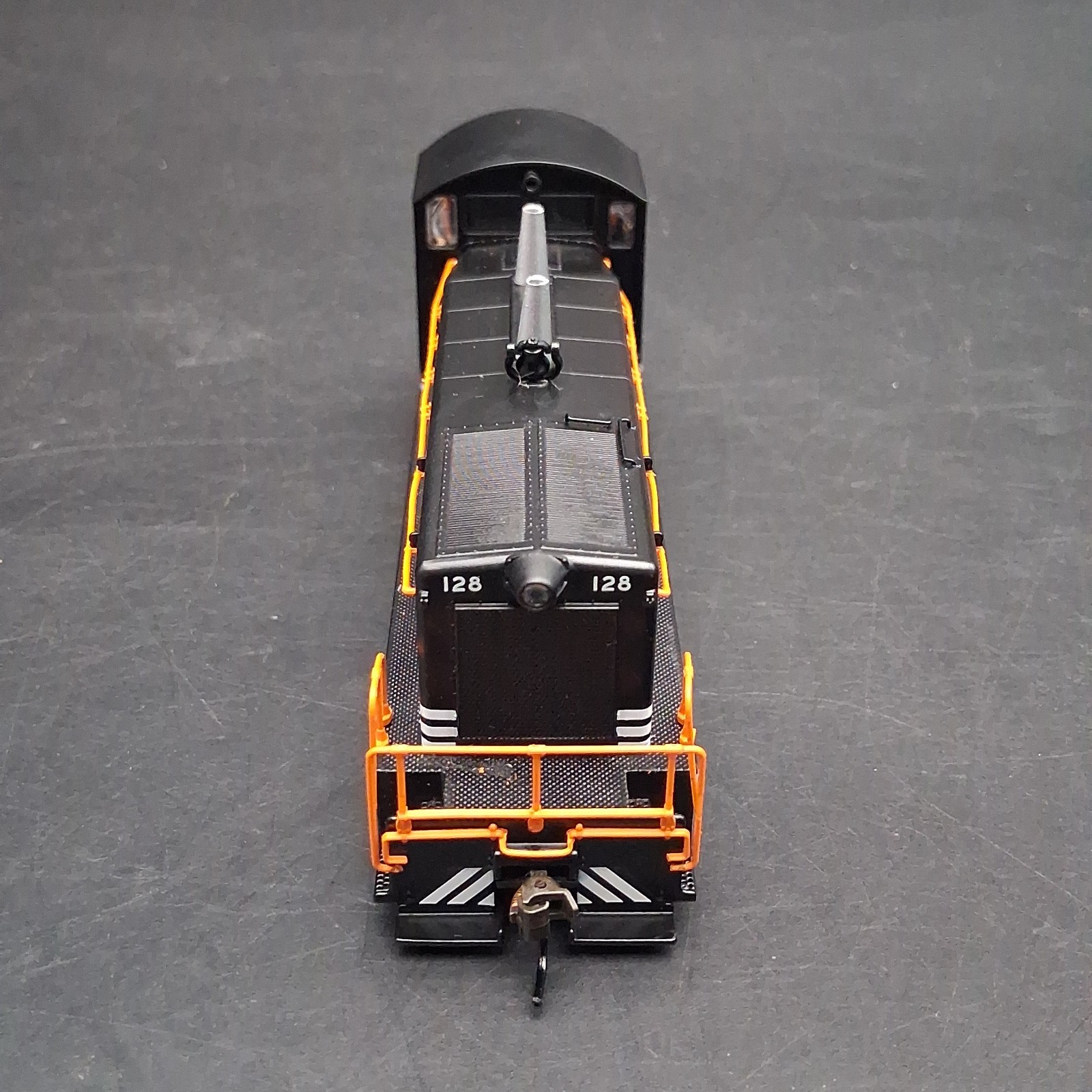Broadway Limited 1213 HO Chicago & Eastern Illinois EMD SW7 Diesel Switcher #128