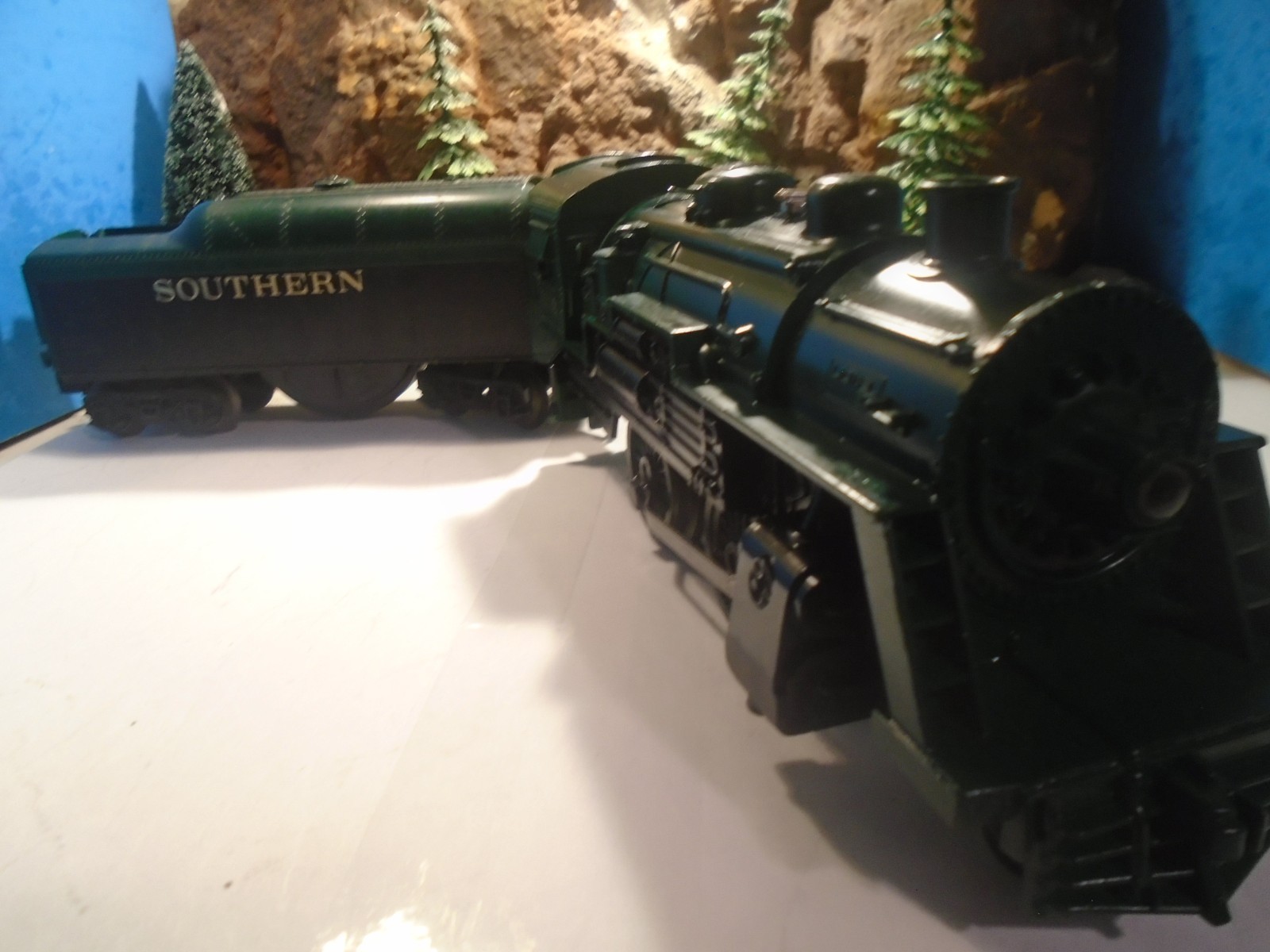 LIONEL 2-4-0 STEAM LOCOMOTIVE No 8302 / SOUTHERN RATTLE TENDER, TESTED 5-164-5