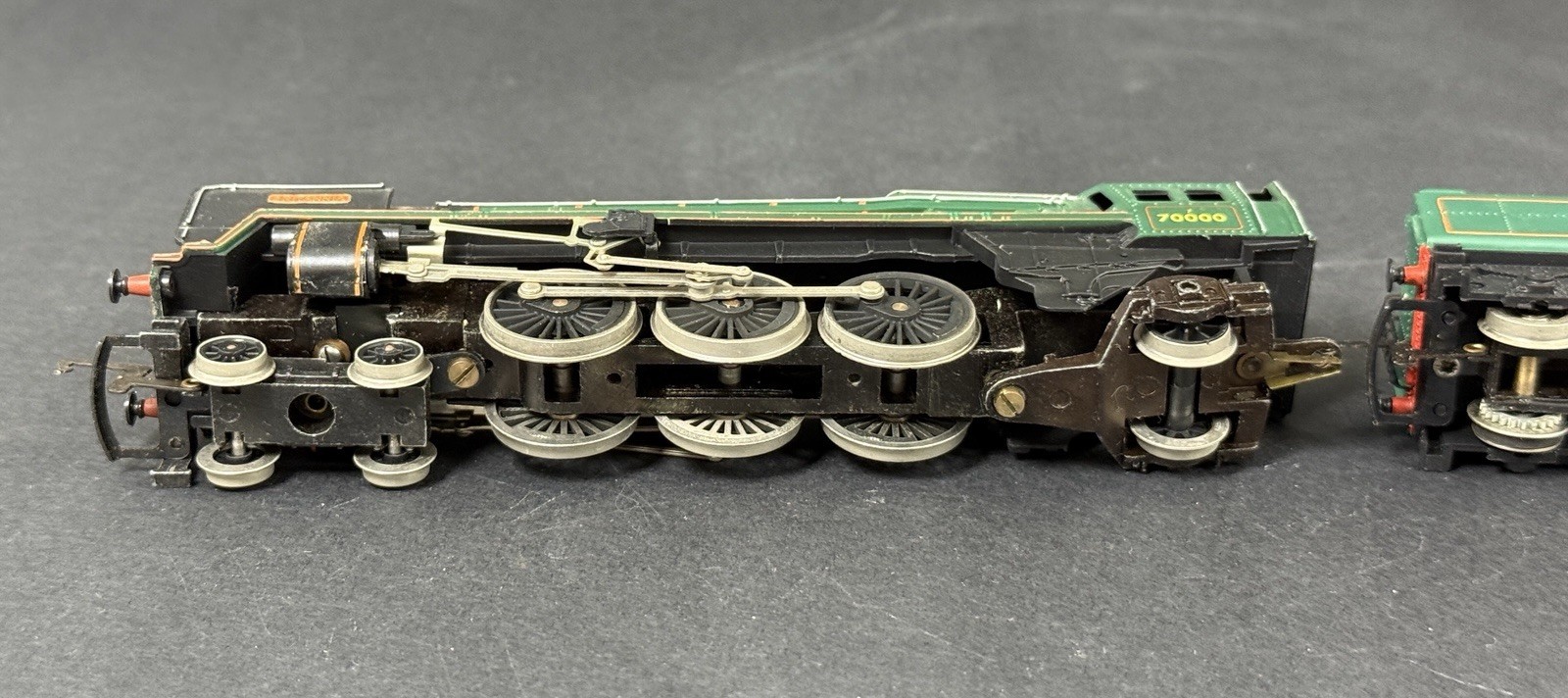 Hornby Britannia British Railways HO Scale Electric Train Locomotive & Tender