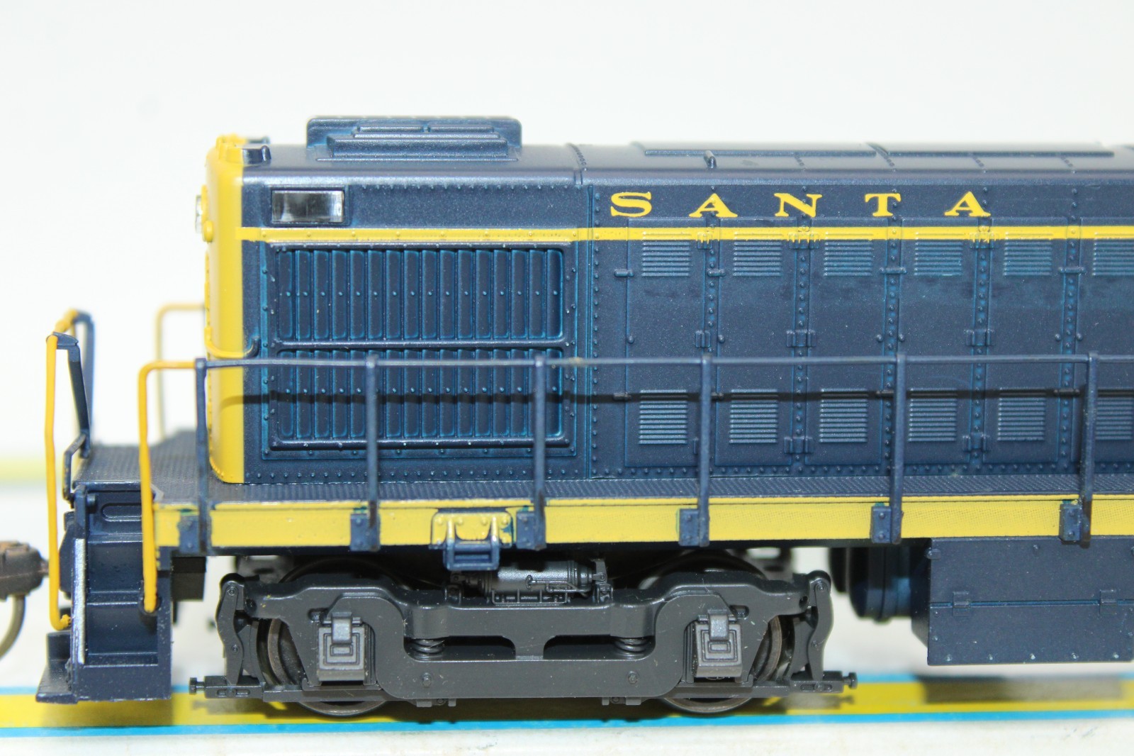 Atlas HO Scale ATSF Santa Fe Alco S4 Diesel Locomotive #1526 8277
