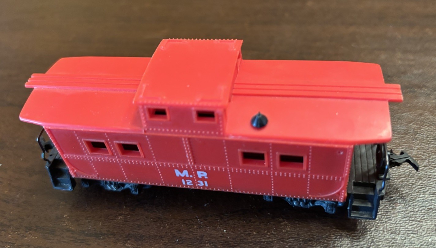 Varney HO Scale Locomotive Missouri Pacific, Box Car, Gondola, Caboose Train Set