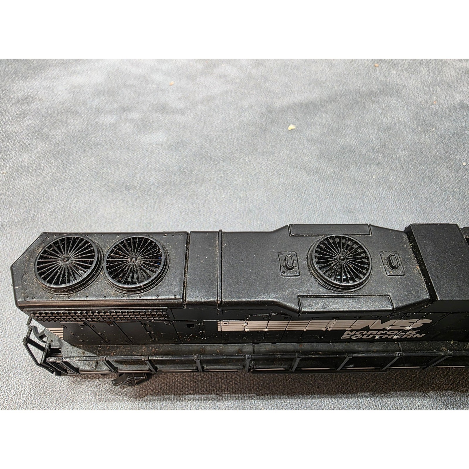 Norfolk Southern 5280 Diesel Locomotive Model Train Black White NS Livery