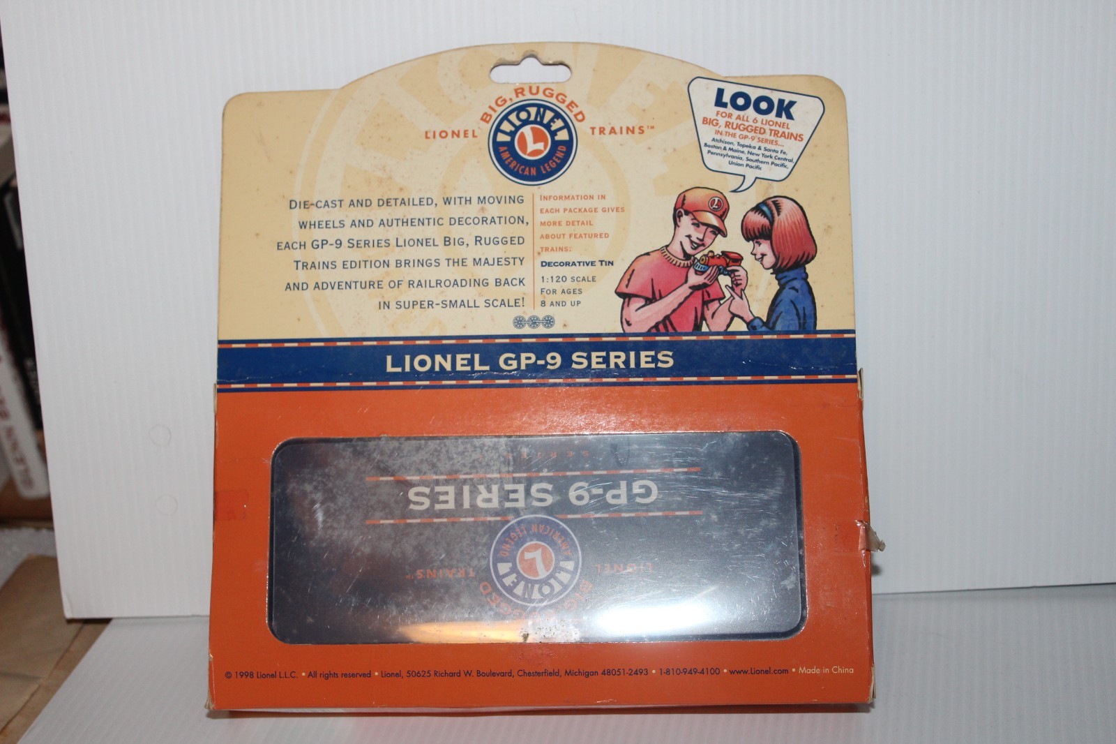 LIONEL GP-9 SERIES 1:120 SCALE PENNSYLVANIA ATCHISON TOPEKA & SANTA FE TRAINS