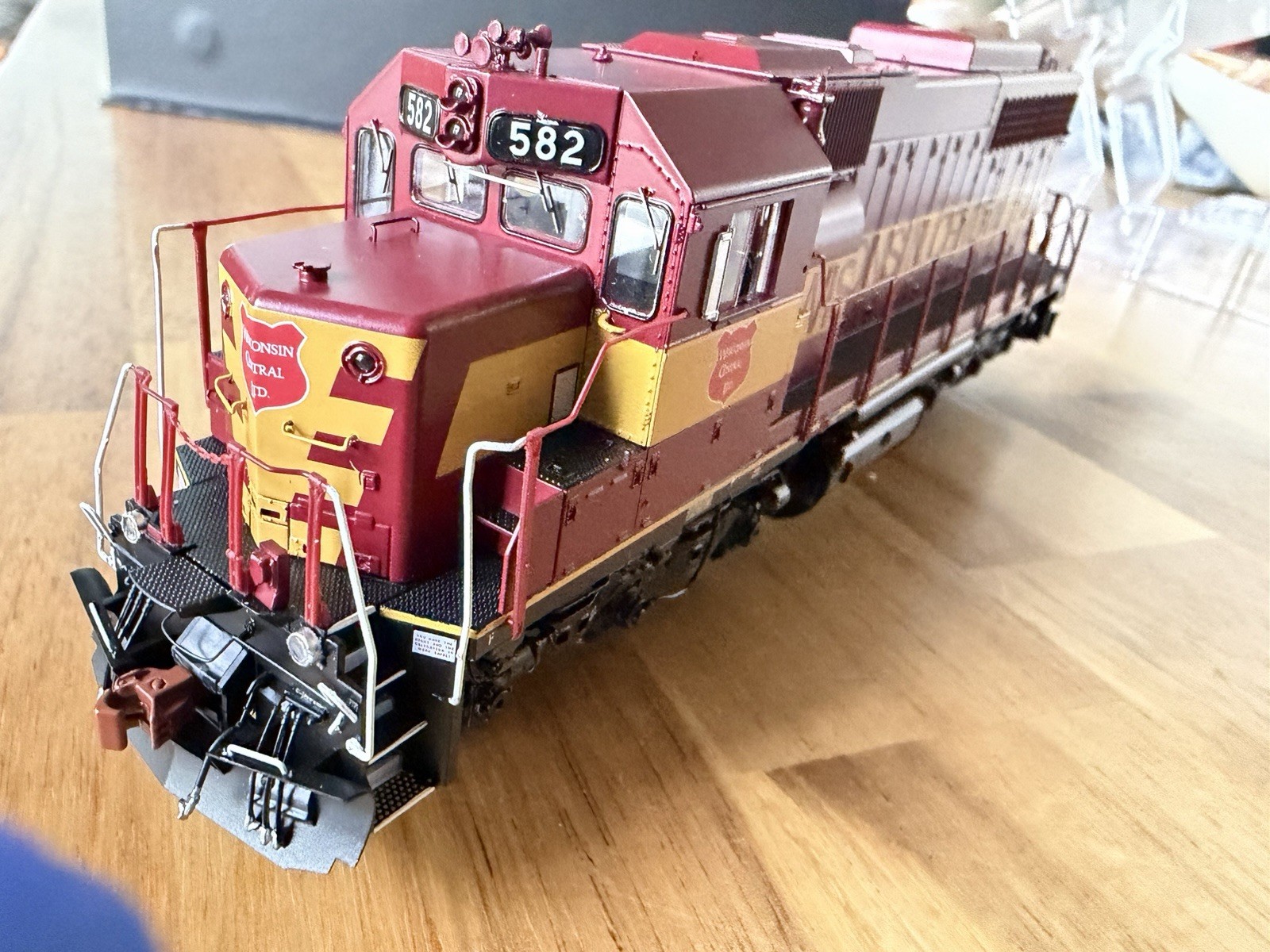 ScaleTrains HO Wisconsin Central WC #582 EMD SDL39 DCC Sound Diesel SXT70032