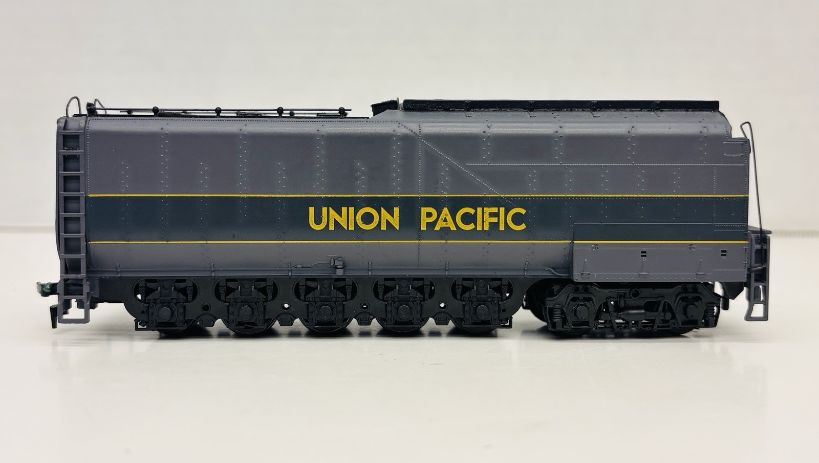 Rivarossi HO Union Pacific 4-6-6-4 Challenger Steam Locomotive 1592 Runs