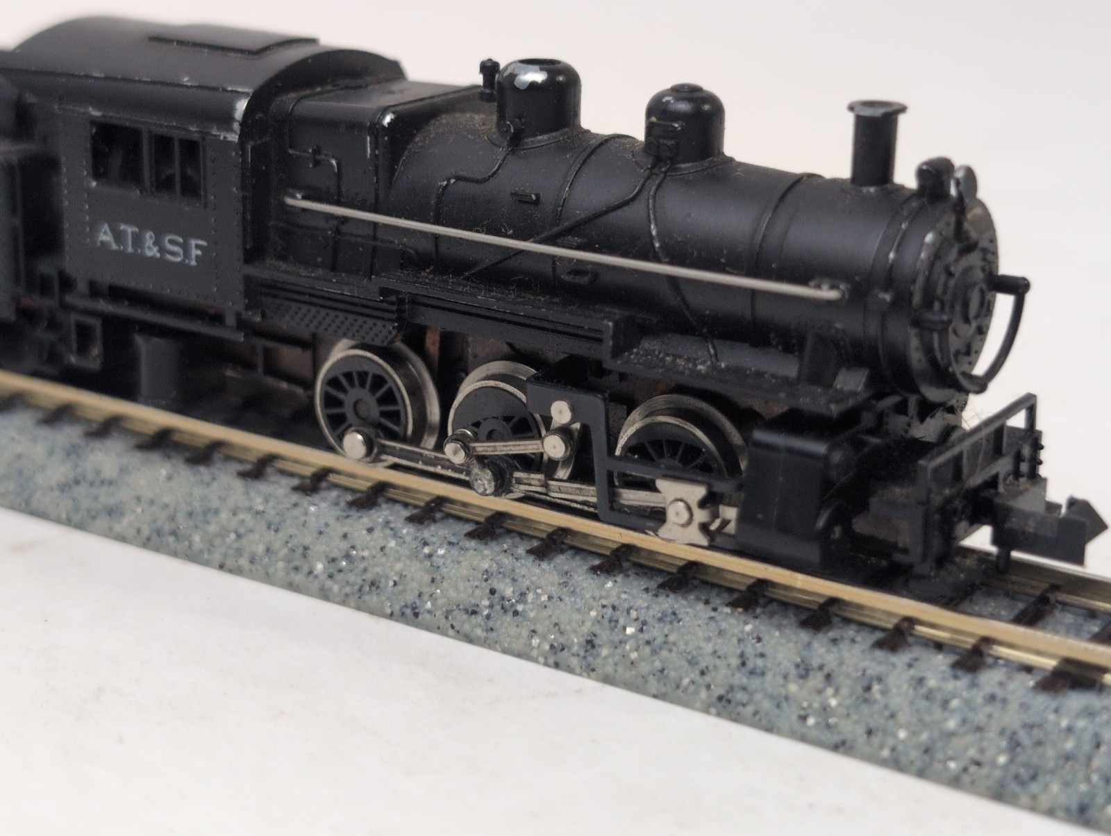 MINITRIX (?)- 0-6-0 Steam Locomotive W/ Tender “AT&SF”- N Scale