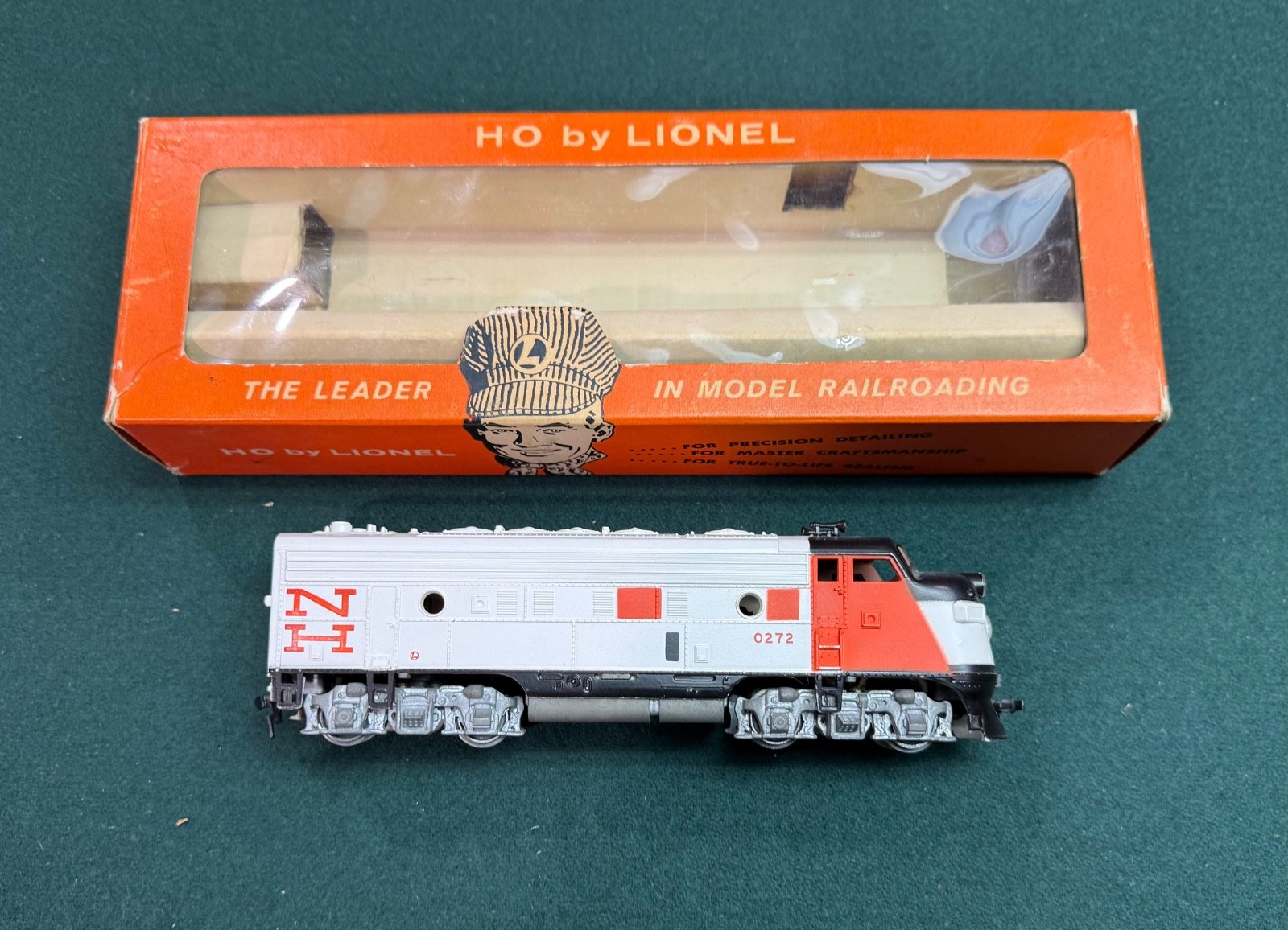 Lionel HO New Haven 272 Powered A (diesel), item 533, produced by Athearn – 1958