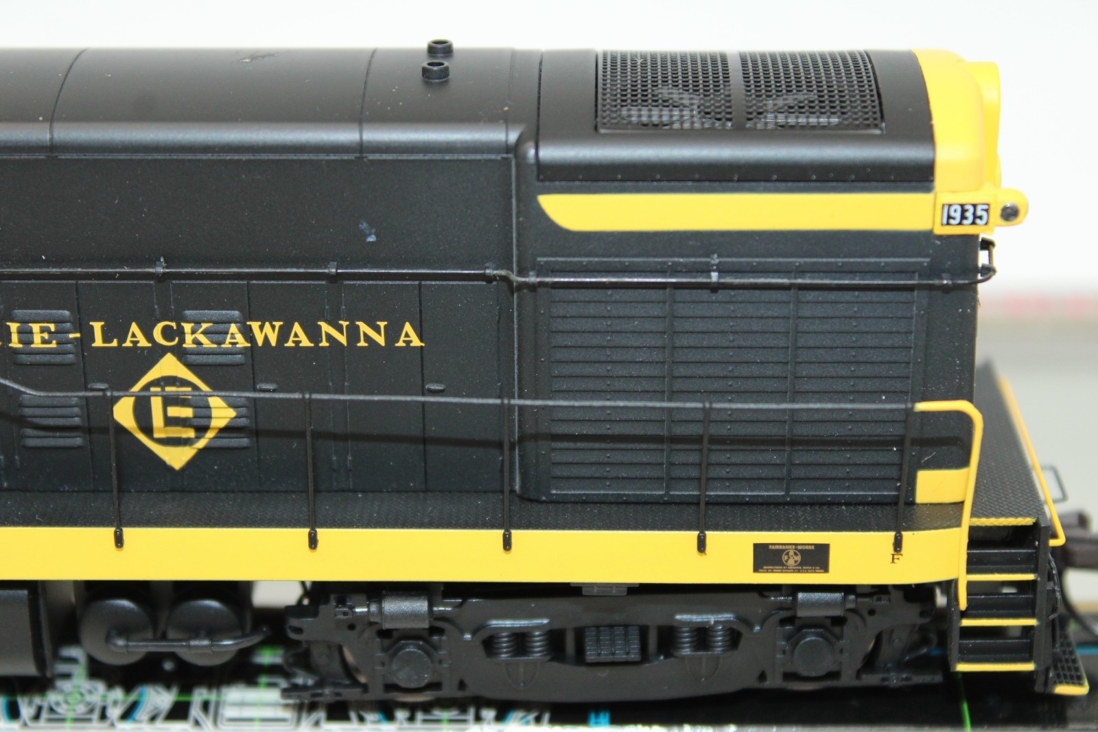 Atlas Master HO Scale EL Erie Lackawanna FM H16-44 Diesel Locomotive #1935 DCC