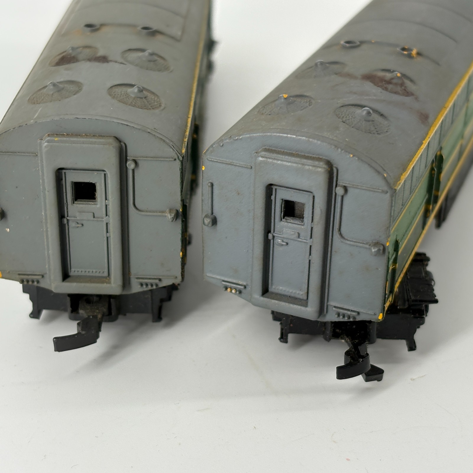 AHM HO Scale Diesel Locomotive Northern Pacific 6500 Powered & Dummy TESTED
