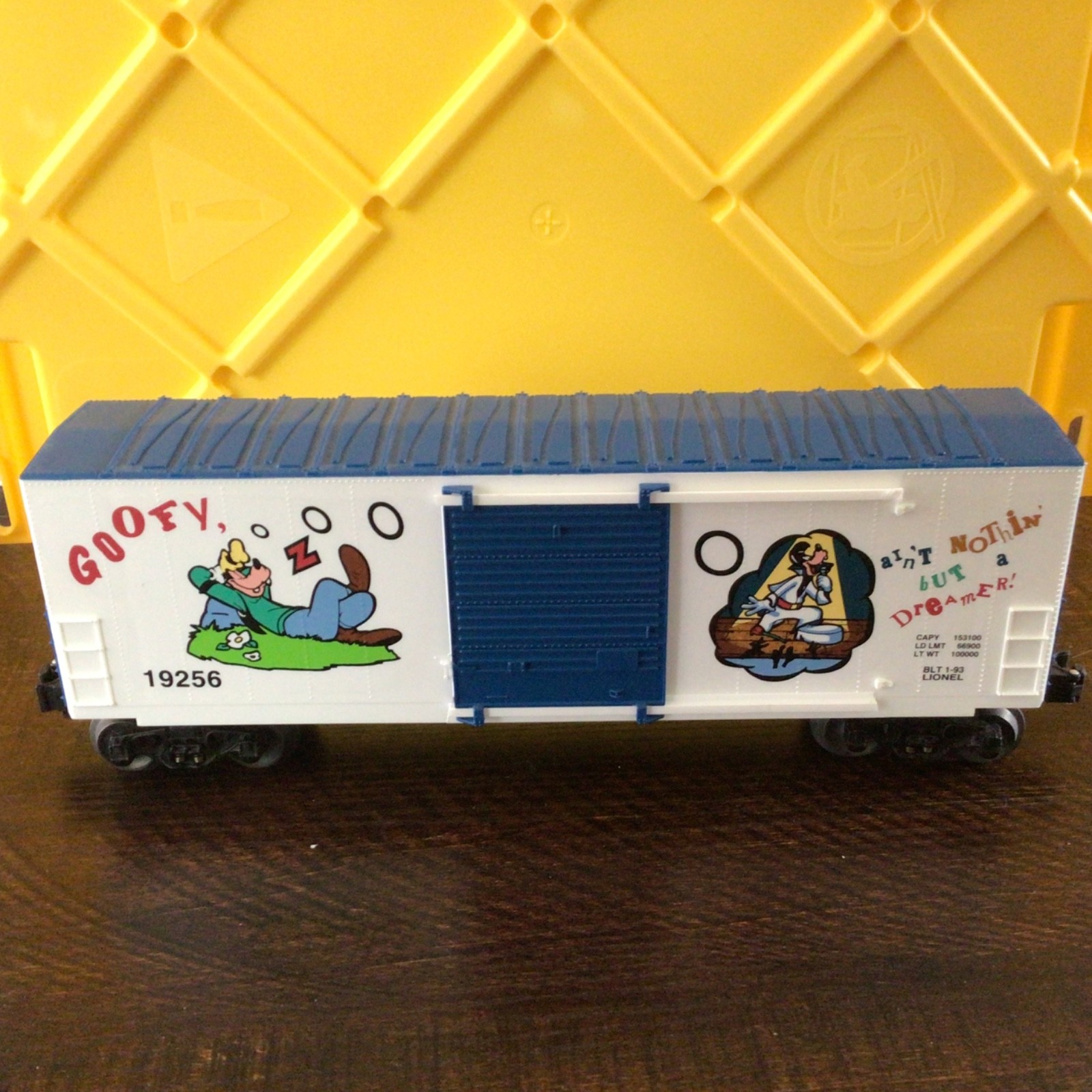 LIONEL DISNEY 1991-1996 MICKEY MOUSE EXPRESS 10 PIECE O/027-GAUGE TRAIN SET C-8