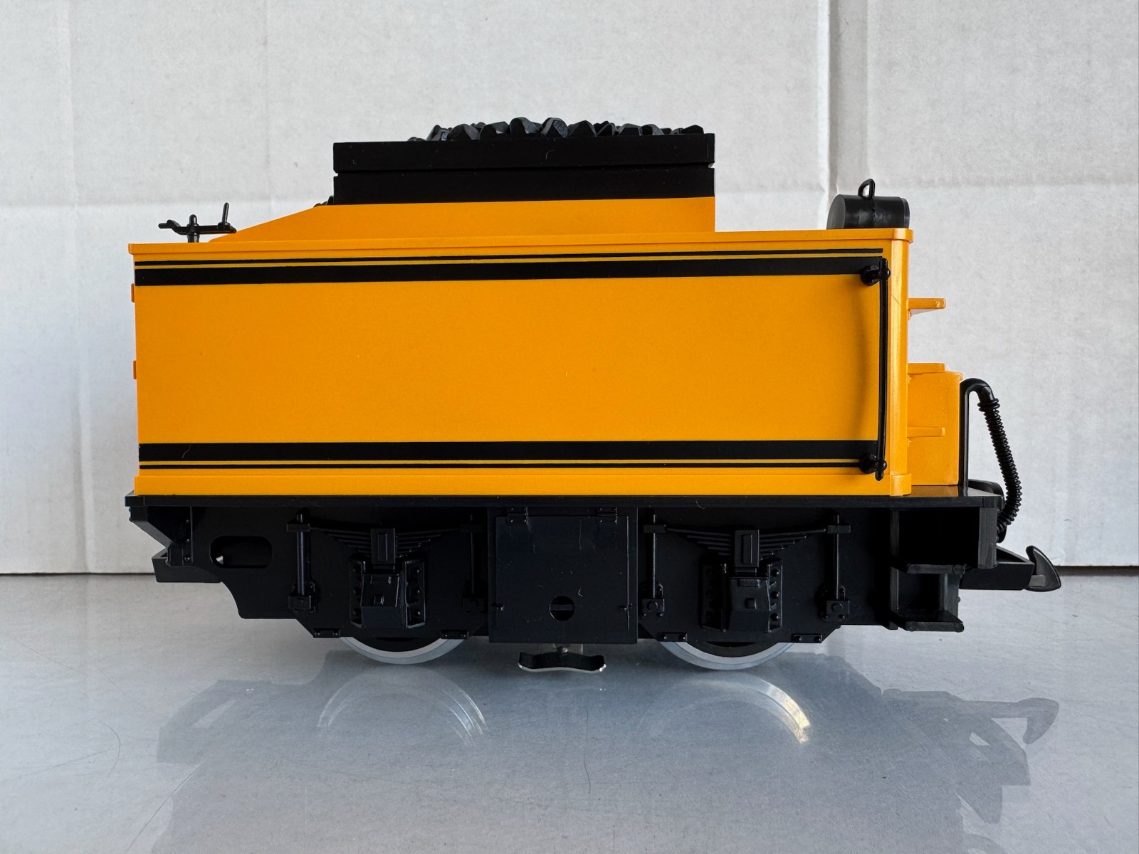 LGB 69576 – Powered Yellow Tender for Stainz Steam Locomotives NEW with box