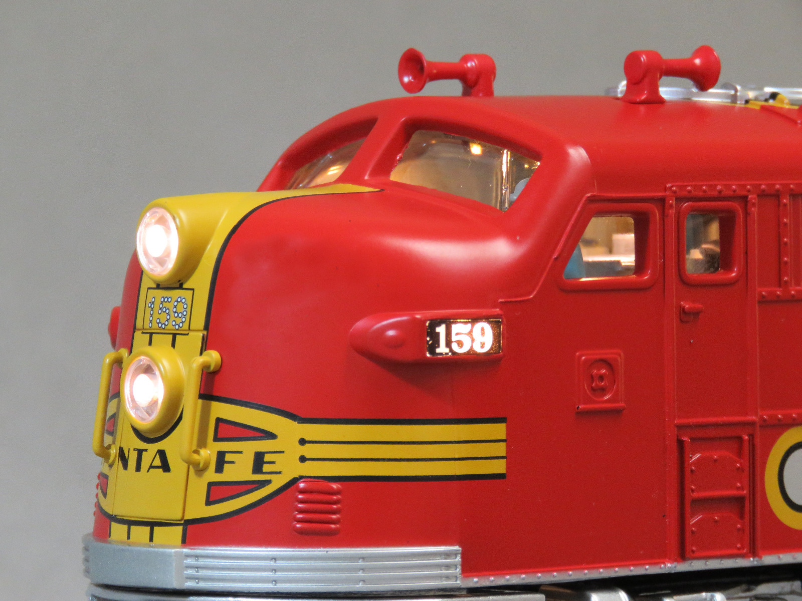 LIONEL SANTA FE LIONCHIEF DIESEL LOCOMOTIVE #159 O GAUGE train sfe 6-84719-E NEW
