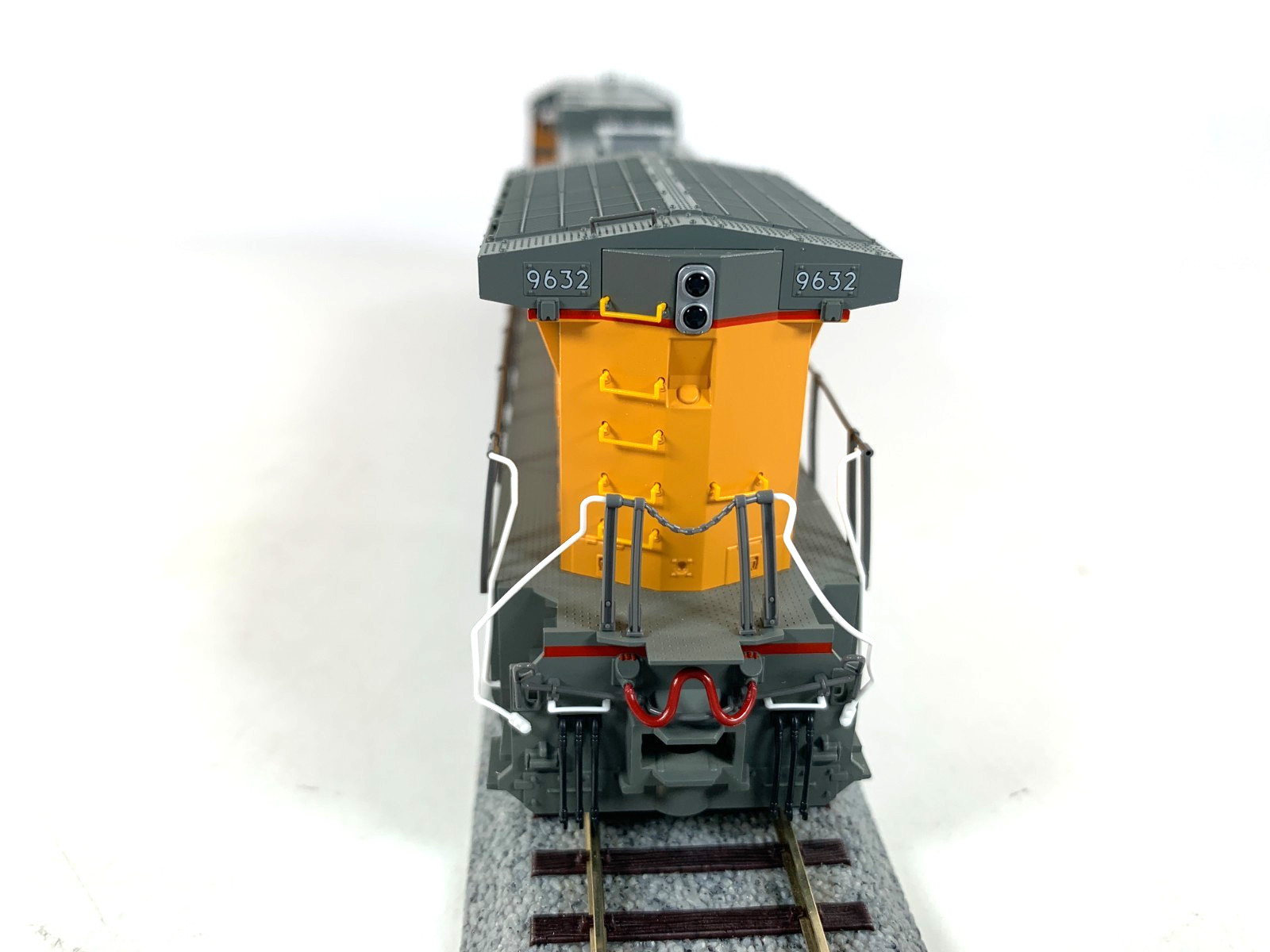 HO Kato 37-6632 Union Pacific #9632 GE C44-9W Diesel – DC only