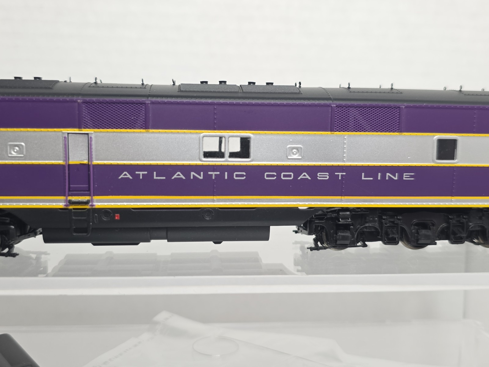 Proto 2000 HO Scale 21054 Dummy Atlantic Coast Line E7-B Unit ACL 755B NOS