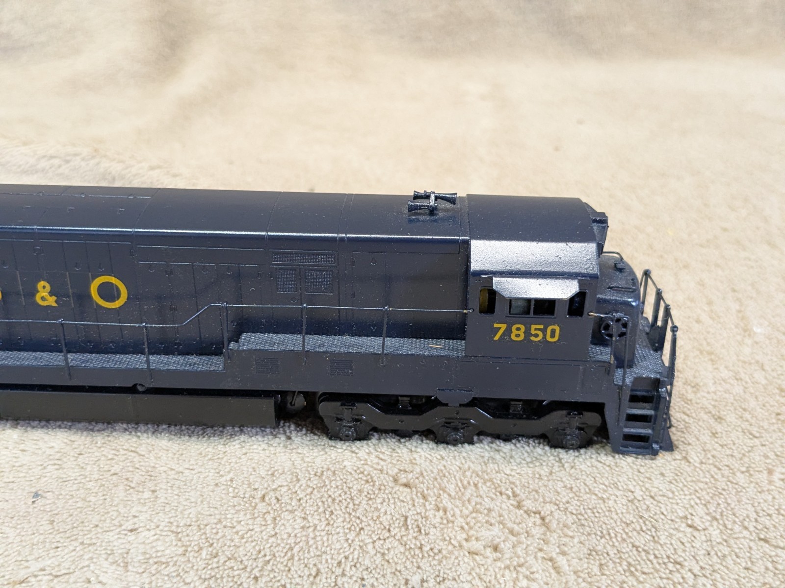 ALCO Models HO Brass D-137 G.E. U-33C Diesel Locomotive B & O 7850