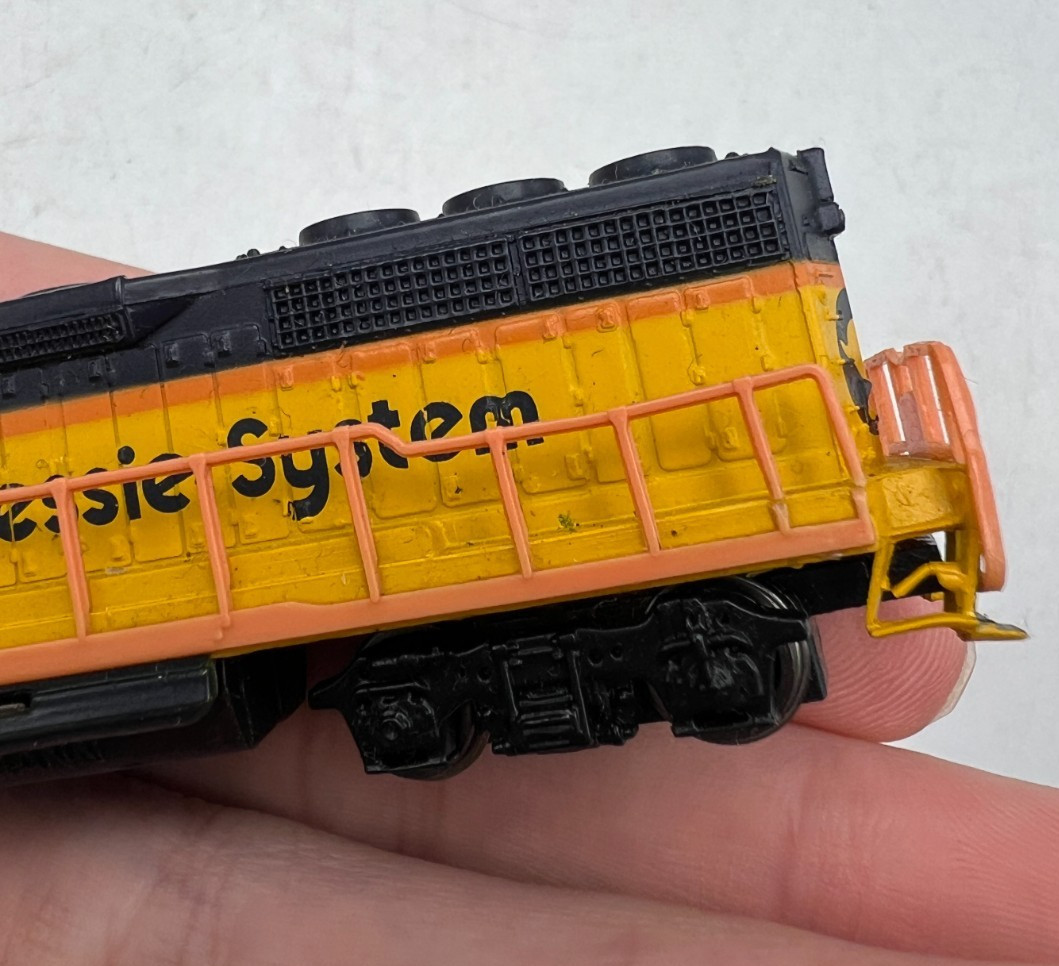 Bachmann N Scale GP-40 B&O Chessie System 4115 Diesel Locomotive – Tested Read