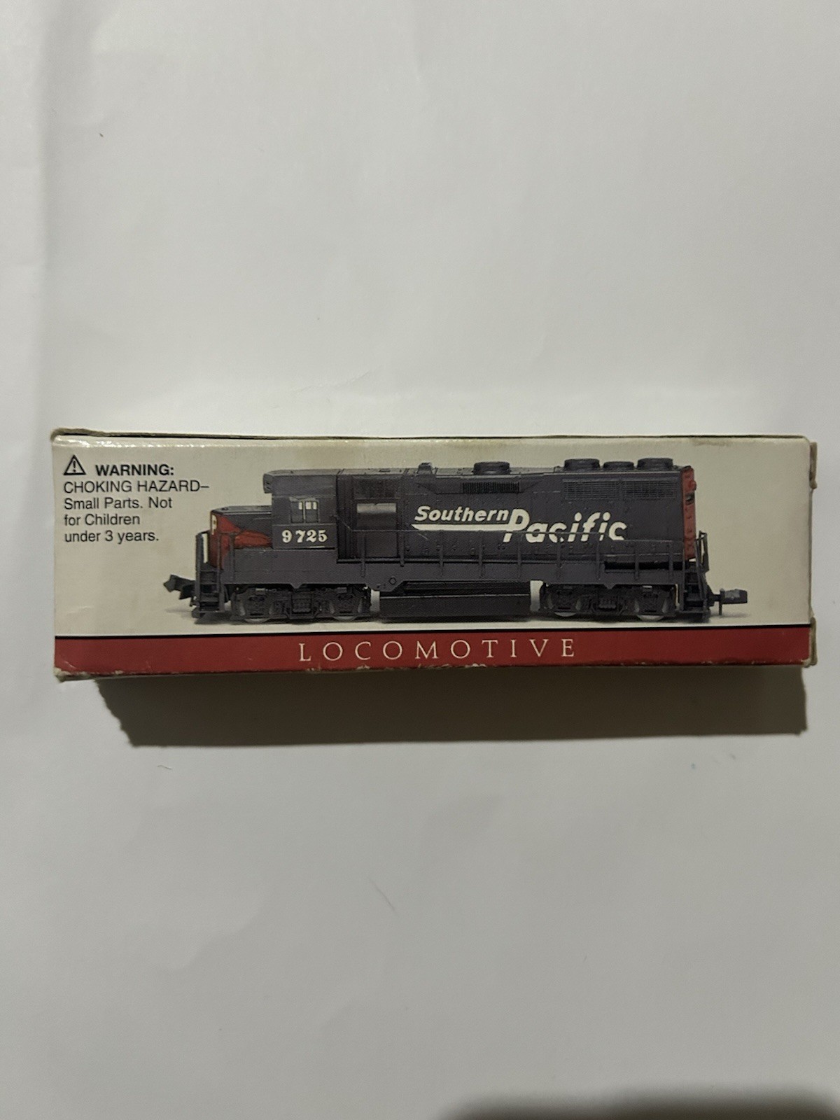 Southern Pacific Locomotive #9725 Model Train In Original Box
