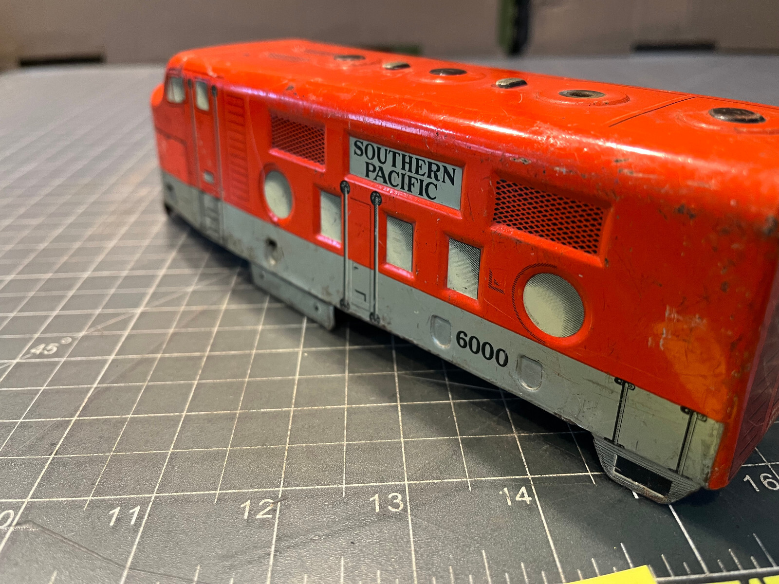 Marx Train SP 6000 POWERED Diesel Locomotive Engine METAL SHELL ONLY PART LOT C