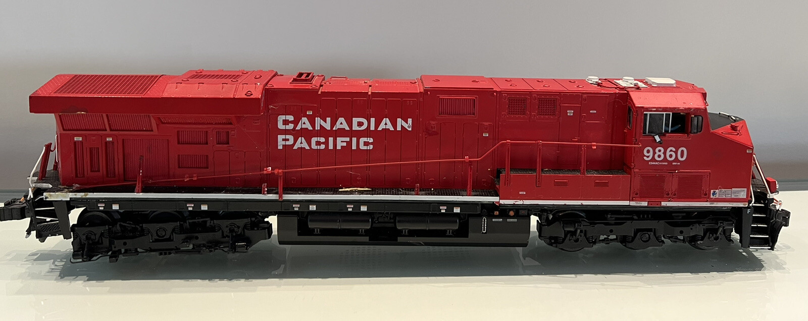 LIONEL LEGACY 2133351 CP/Canadian Pacific SD70ACe Diesel Engine w/Box O-Gauge