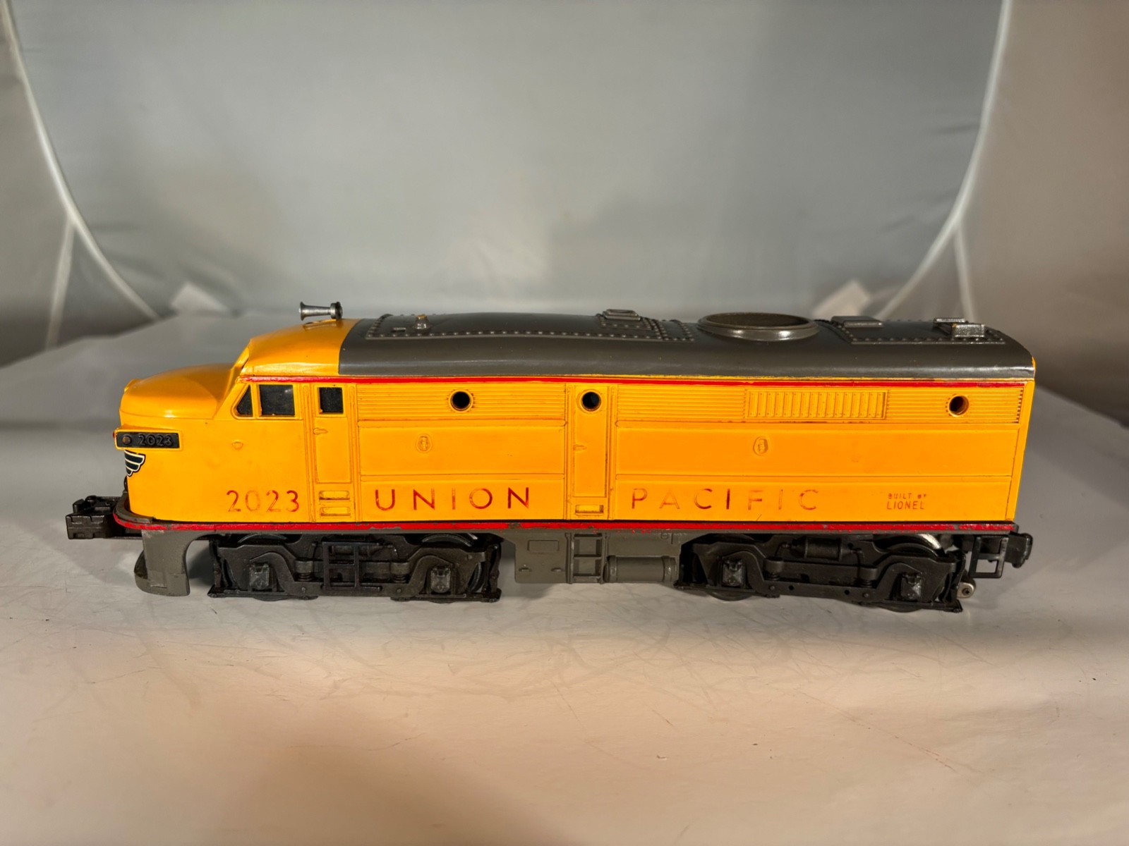 Lionel #2023 Yellow Union Pacific AA Alcos, EX, 1950-51