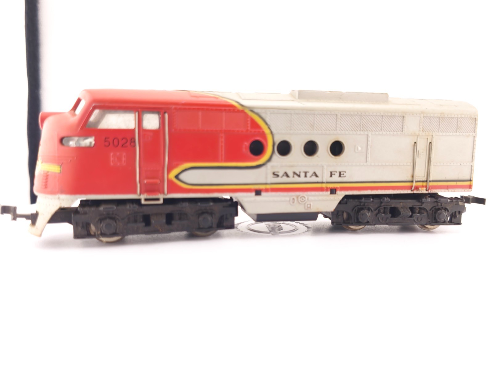 *READ* HO Scale Santa Fe FT-A Diesel Locomotive 5028 for PARTS OR REPAIR