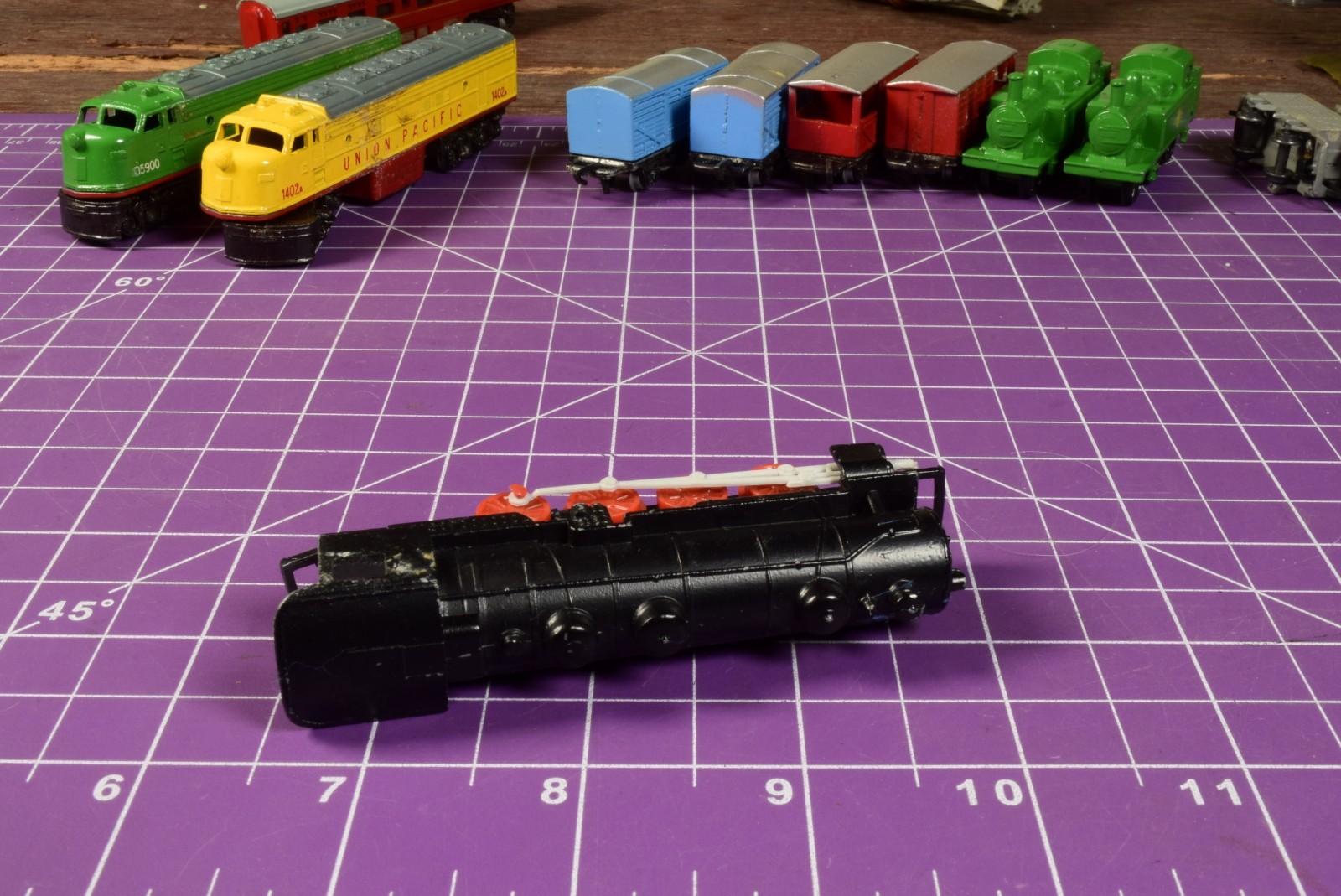 N/OOO SCALE – Lone Star Treble-O-Trains 0-8-0 Steam Locomotive
