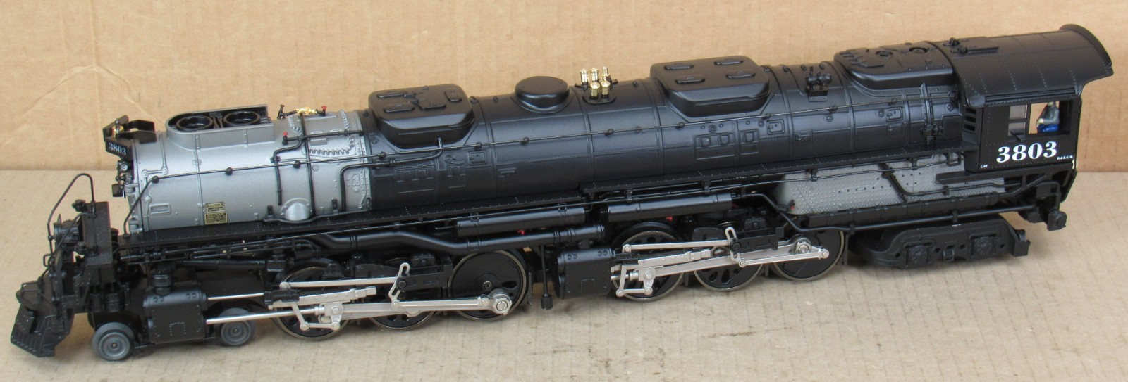 Lionel 38009 Rio Grande 4-6-6-4 “Challenger” Steam Engine w/TMCC/RS O-Gauge LNIB