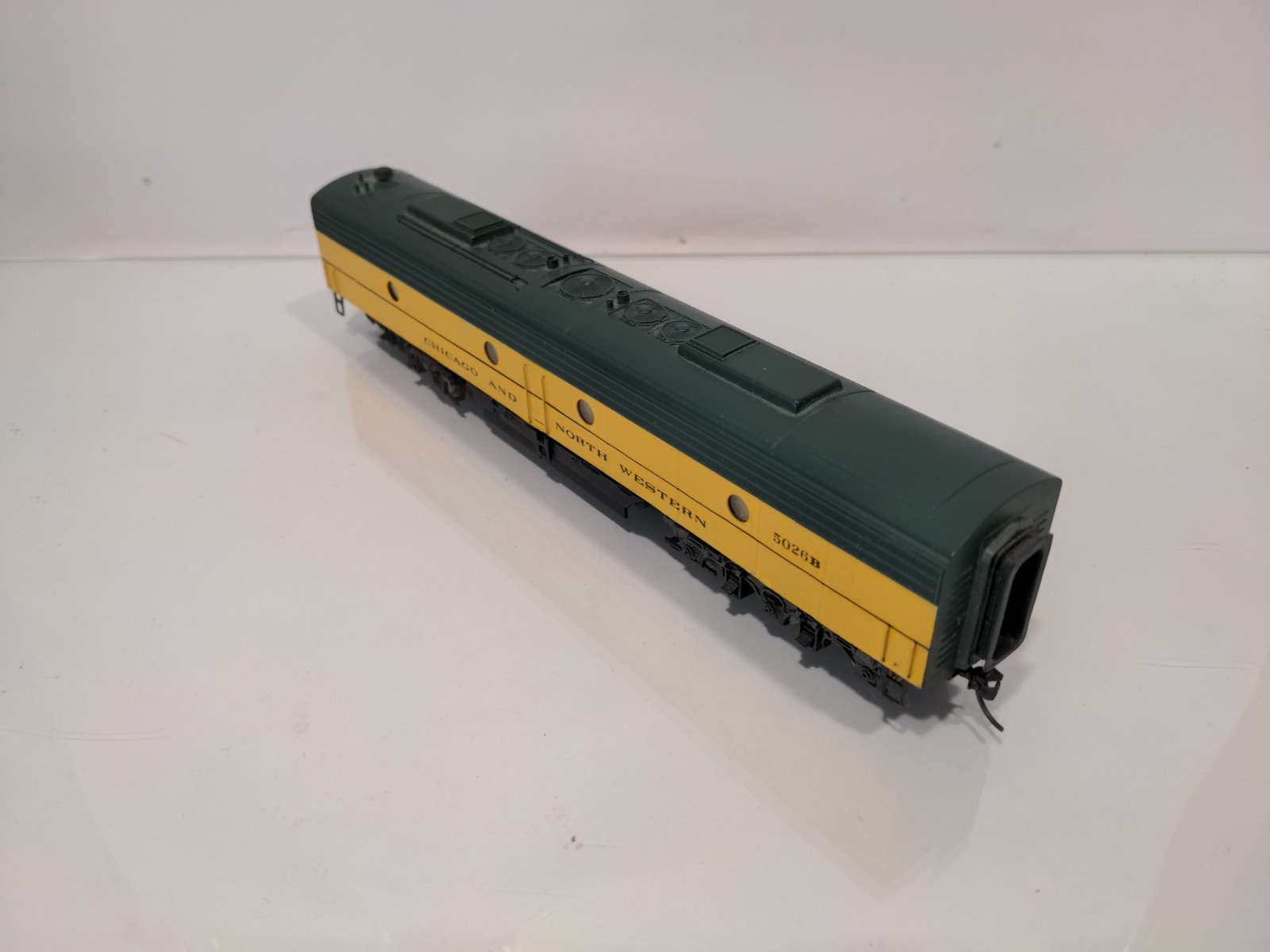 Trains, Inc Brass HO Emd E9B Chicago and North Western CNW 5026B Custom Paint
