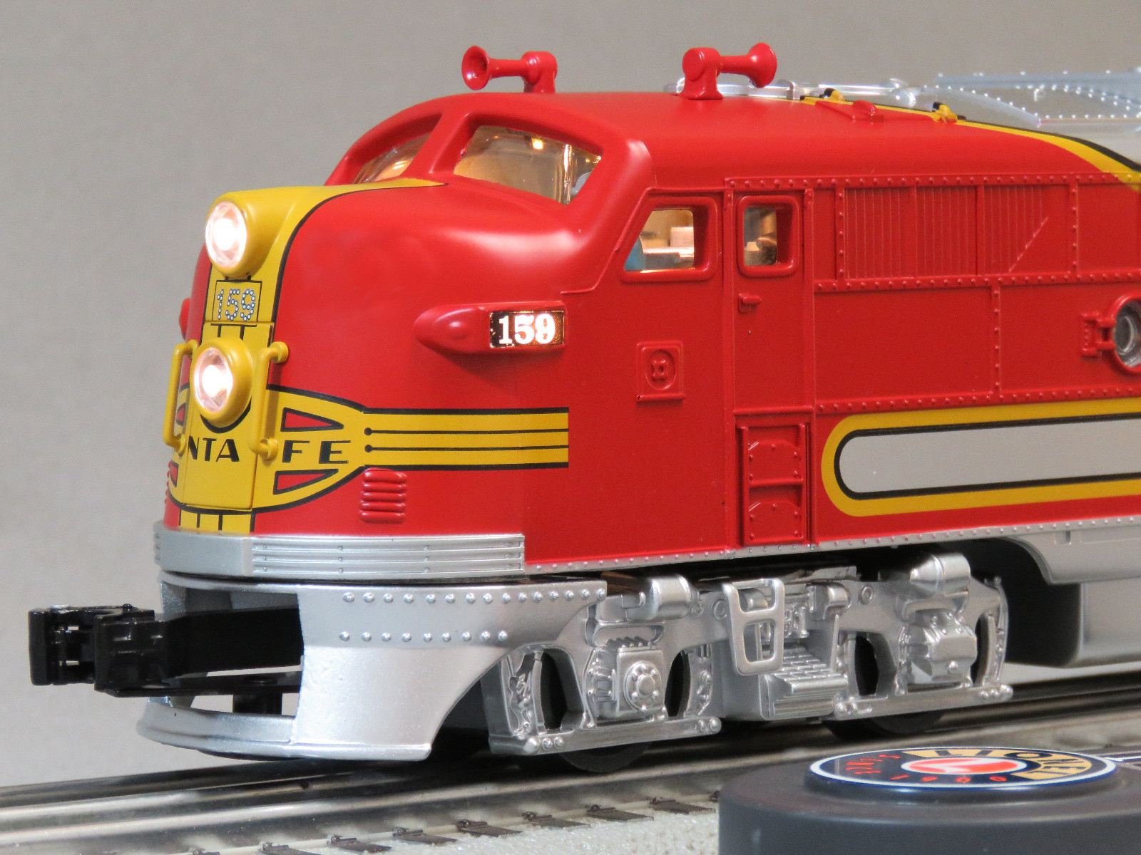 LIONEL SANTA FE LIONCHIEF DIESEL LOCOMOTIVE #159 O GAUGE train sfe 6-84719-E NEW