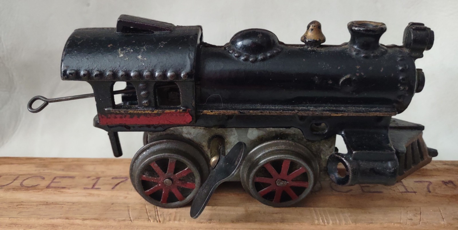 Vintage/Pre-war 1917 AF#1 Roof Vent Cast Iron Locomotive Wind-up