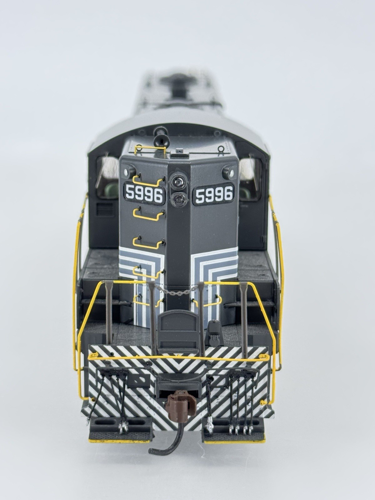HO Athearn Genesis G62428 New York Central GP9 Diesel Locomotive NYC #5996