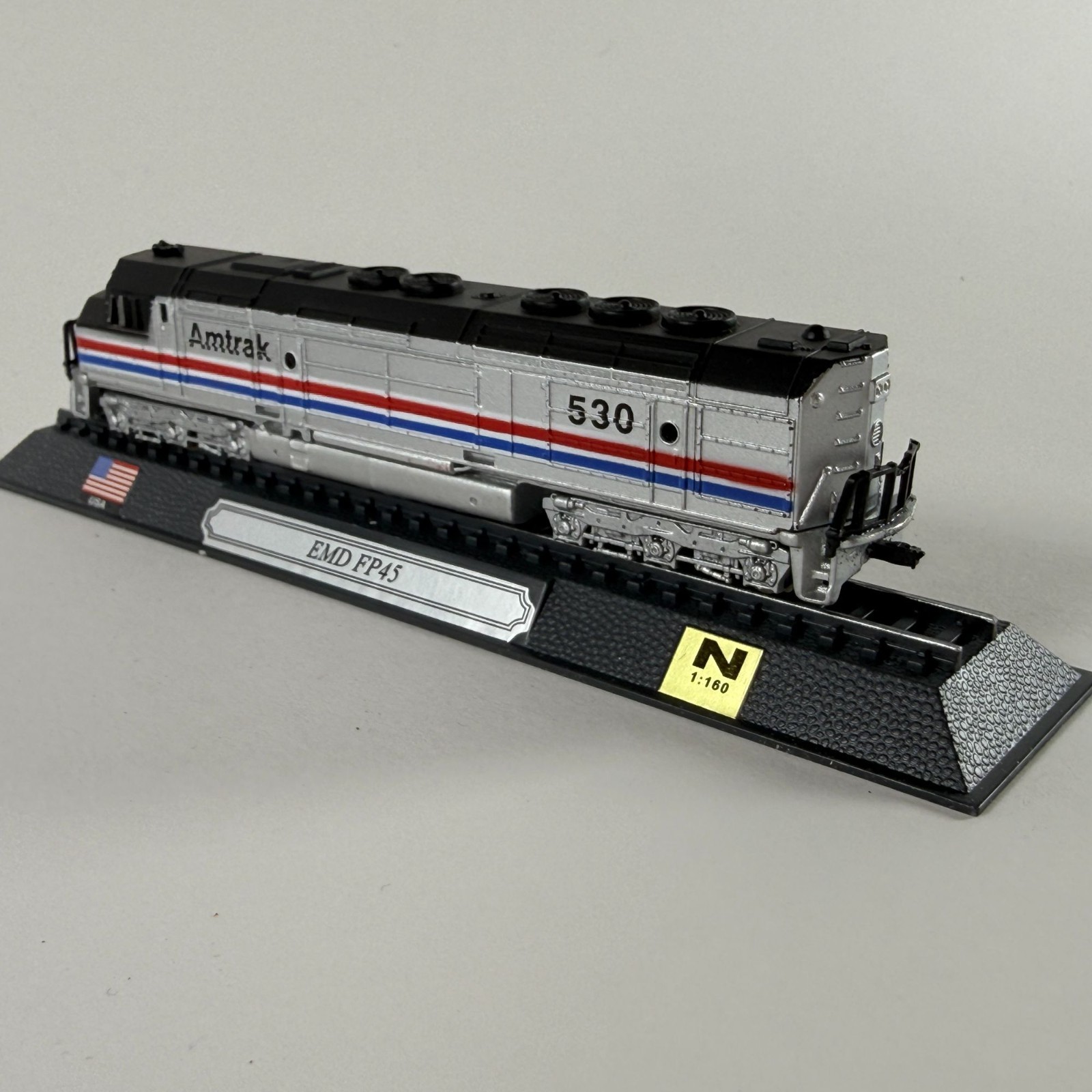Amtrak 530 EMD FP45 N Scale Diecast Locomotive Model Silver/Black/Red/Blue