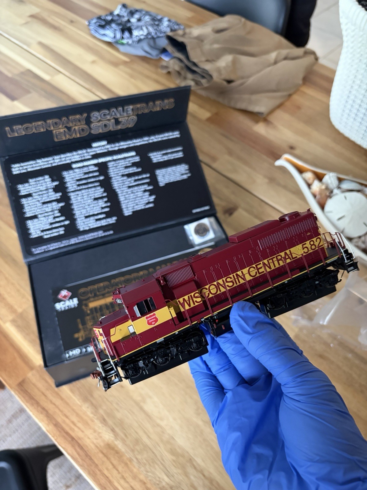 ScaleTrains HO Wisconsin Central WC #582 EMD SDL39 DCC Sound Diesel SXT70032