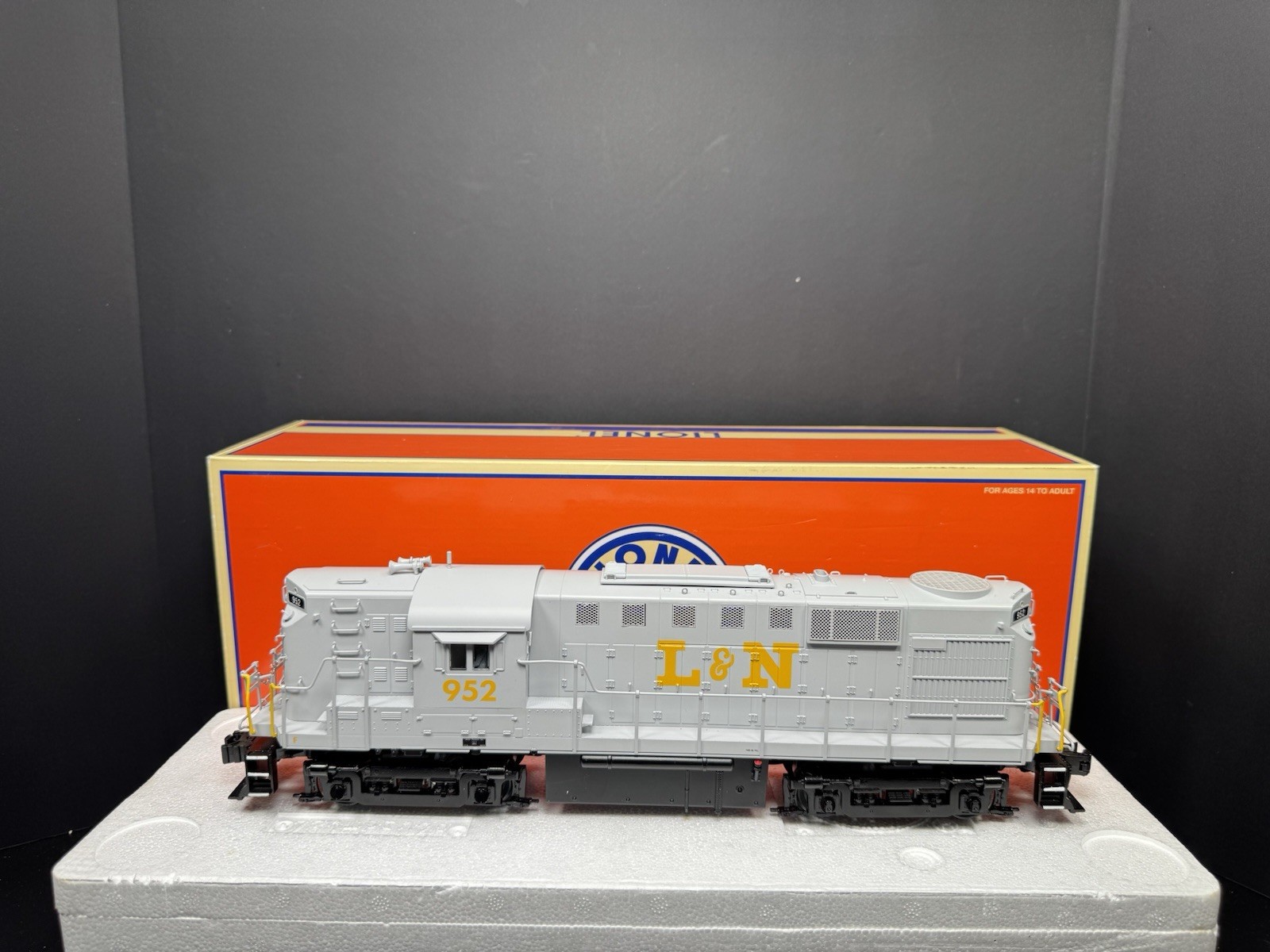 Lionel LEGACY 1933051 Louisville & Nashville L&N RS-11 diesel engine #952 LNIB