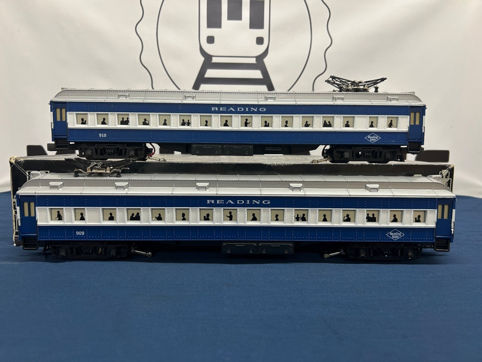 K-line Reading (Blue/White) #909/910 Interurban Electric Engine Set
