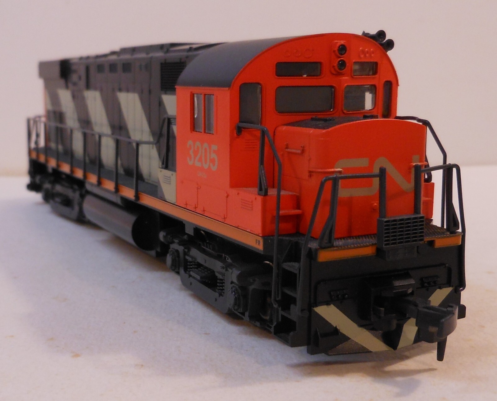 Atlas/Kato Ho C424 #3205 Canadian National Diesel Locomotive LN C-8