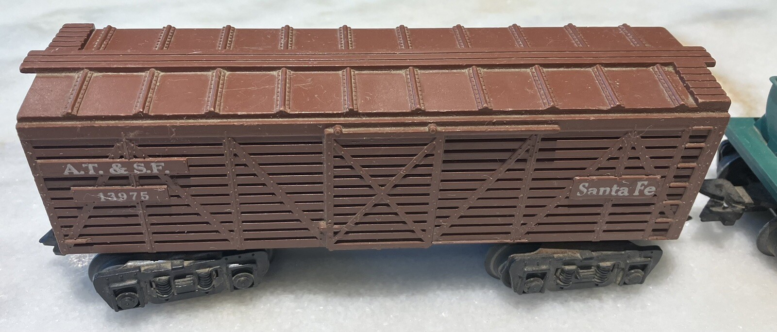 Marx 666 Die-Cast steam locomotive & tender O-gauge Plus 4 Other Cars & Caboose