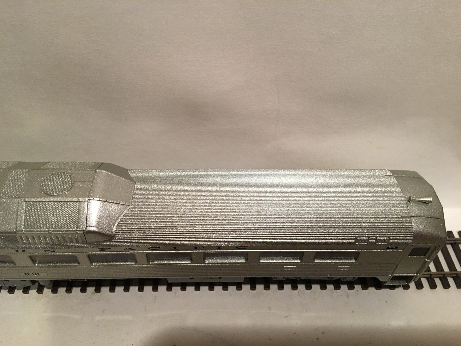 HO Proto 1000 Northern Pacific Powered Budd RDC Locomotive NP #B31