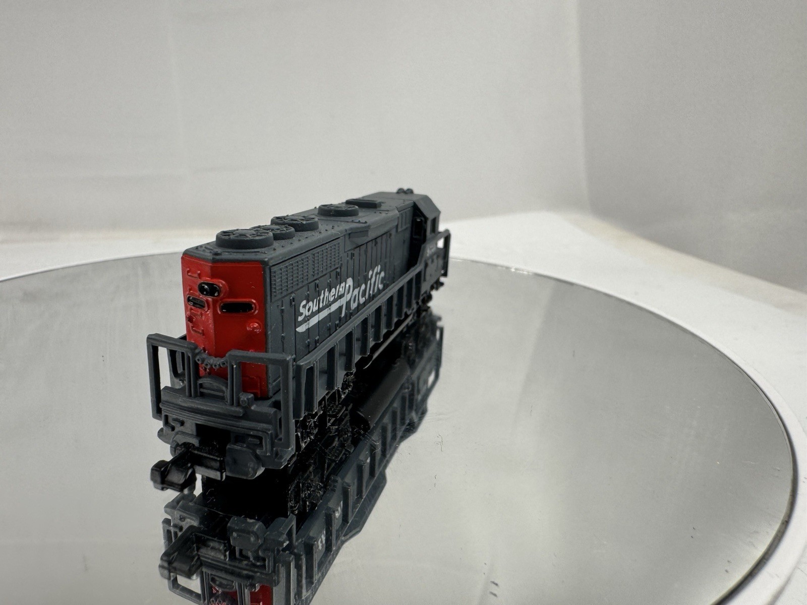 Vintage Southern Pacific 9725 Locomotive Train No. 418 High Speed