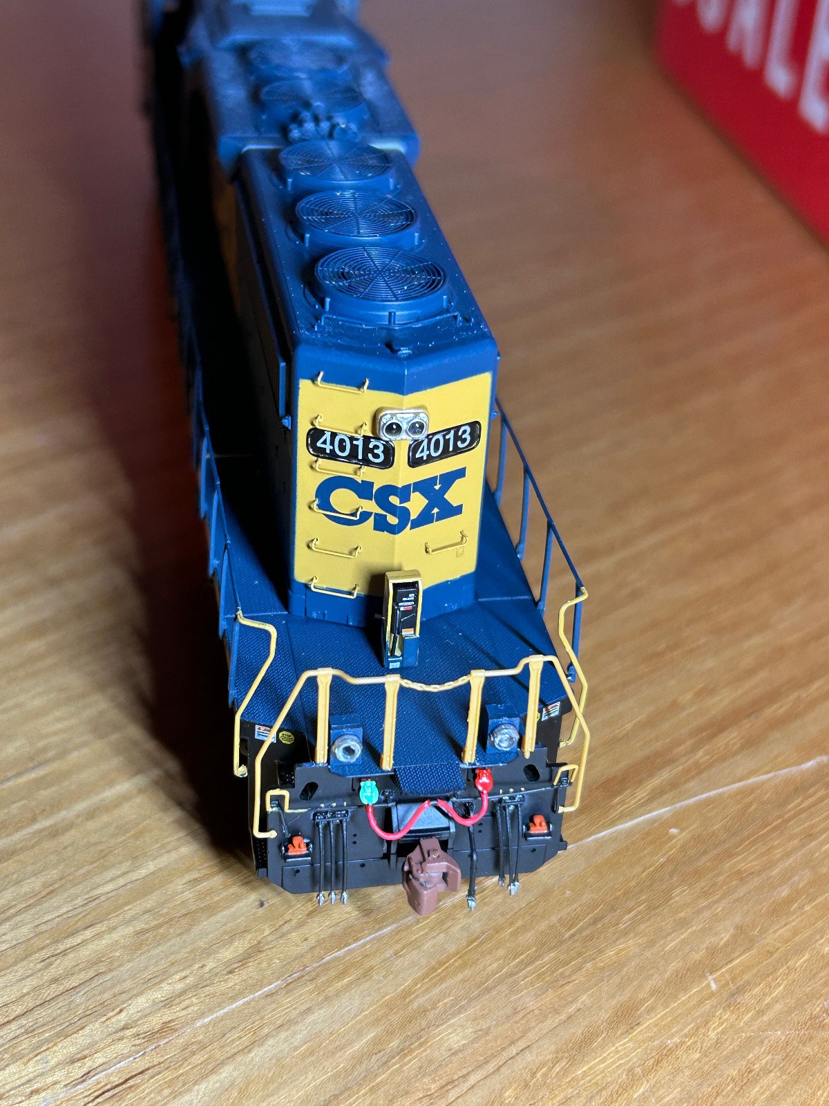HO Scale ScaleTrains RivetCounter SD40-2/SD40-3 CSX #4013 DCC/SOUND