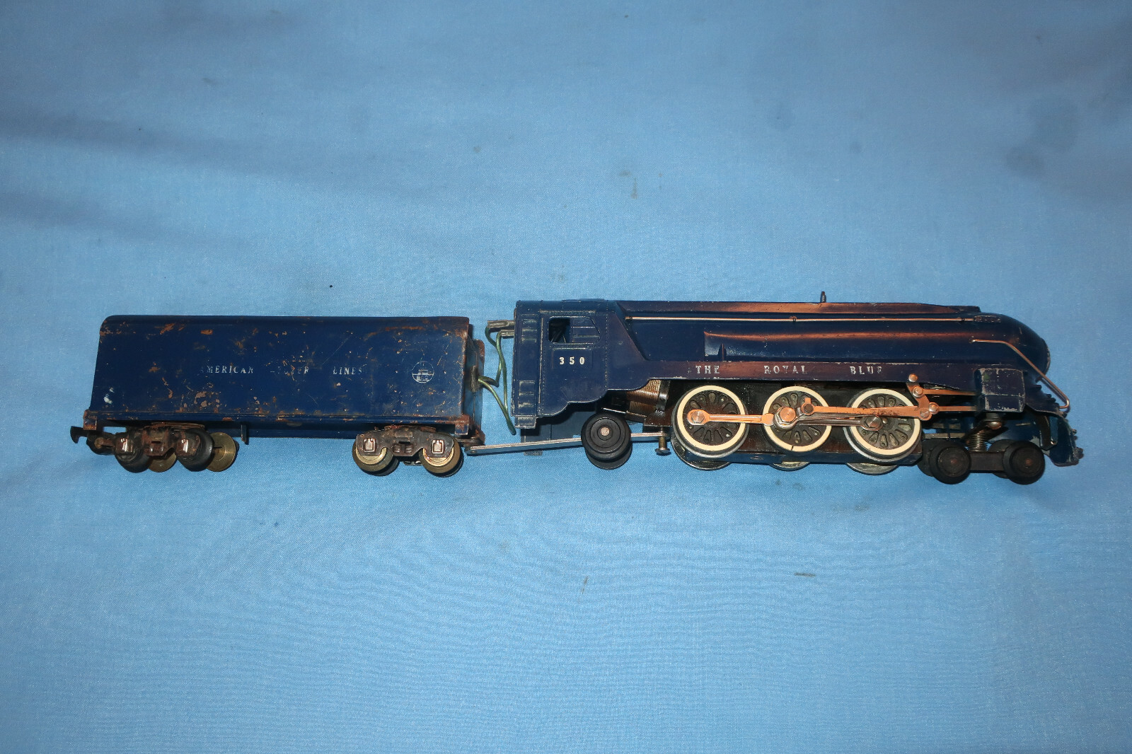 American Flyer #350 Royal Blue Locomotive & Tender with Wire Handrails. Runs