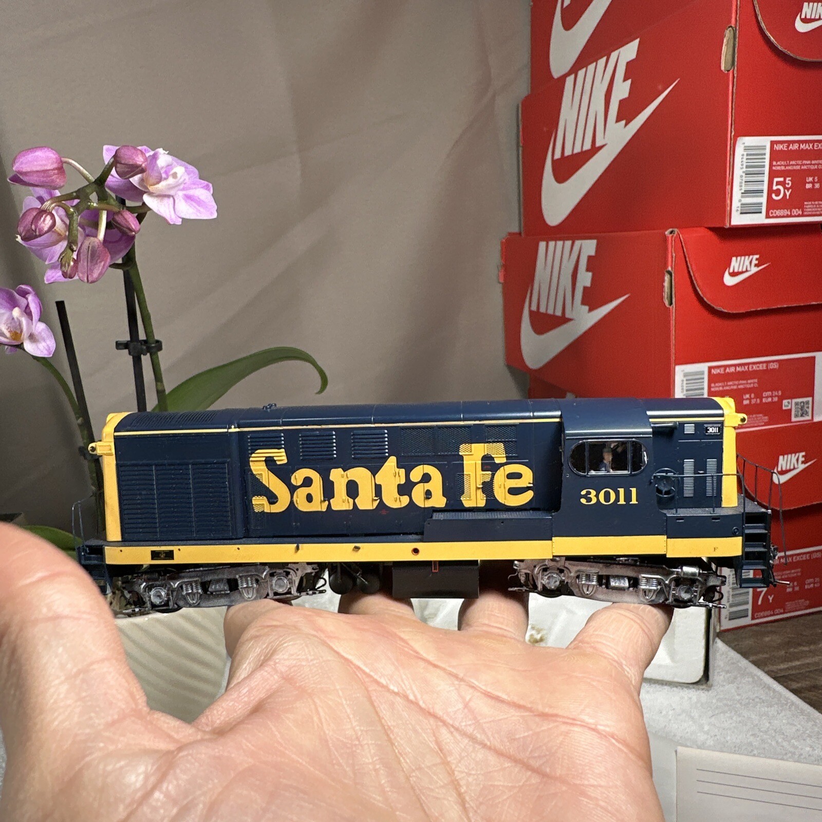 ATLAS MASTER HO SCALE 9555 H16-44 SANTA FE Locomotive #3011 RARE +Box+Manual